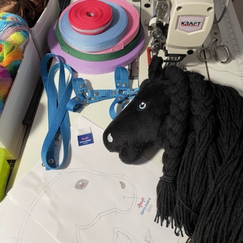 Hobby Horse A3  "Raven" + kantar + wodze