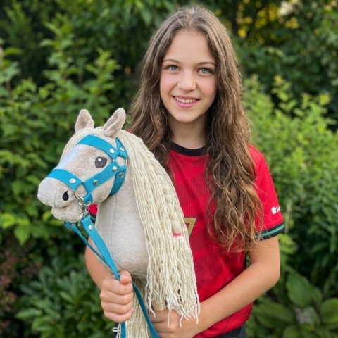 Hobby Horse Bella A4. Beżowy. Kantar i wodze w zestawie