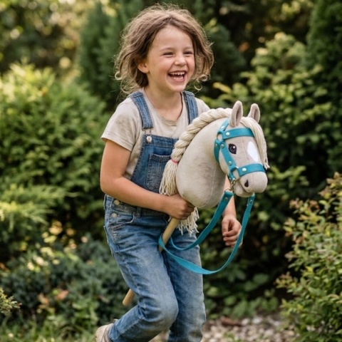 Hobby Horse Bella A4. Beżowy. Kantar i wodze w zestawie