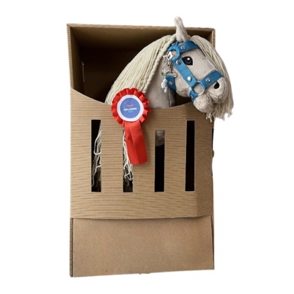 Hobby Horse A4 "Bella" + stajnia + kantar + wodze