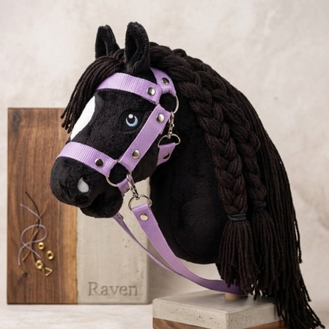 Hobby Horse Raven. Rozmiar A4. Kolor czarny. Kantar i wodze w zestawie